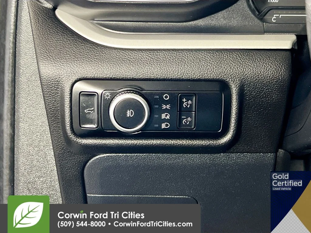 Used 2024 Iconic Silver Metallic Ford XLT image 20