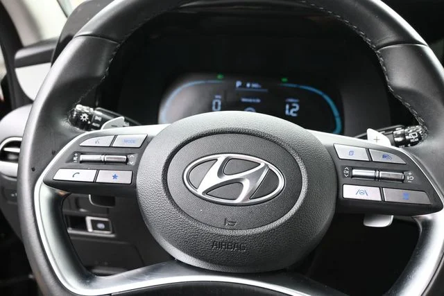Used 2024 Black Hyundai SEL image 17