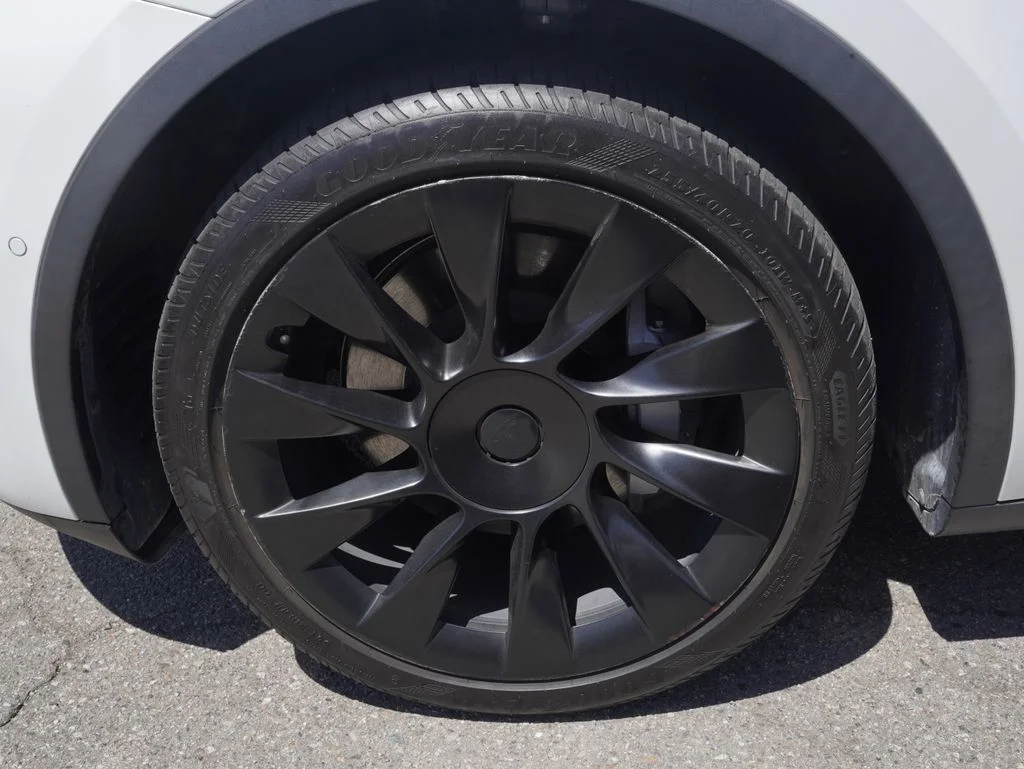 Used 2022 White Tesla Long Range image 6