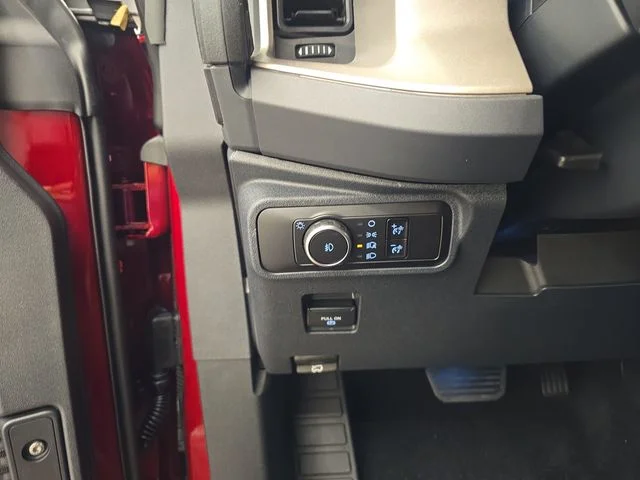 New 2026 Ruby Red Metallic Tinted Clearcoat Ford Outer Banks® image 38