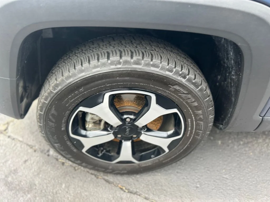 Used 2021 Blue Jeep Trailhawk image 38