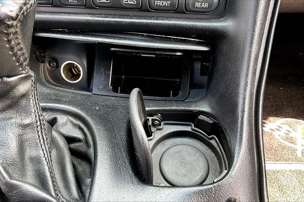 Used 2000  Chevrolet  image 15