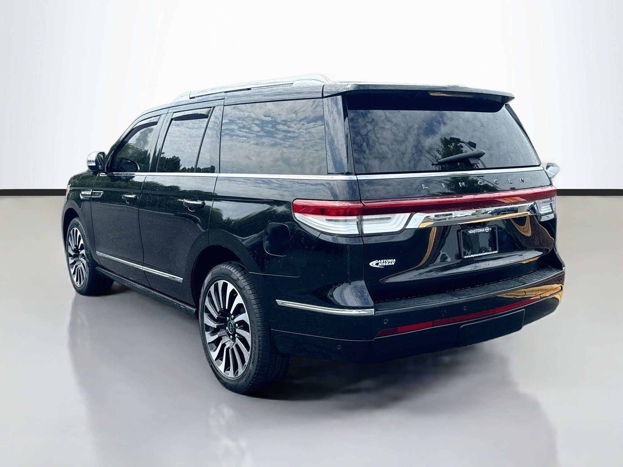 Used 2022 Black Metallic Lincoln Black Label image 5