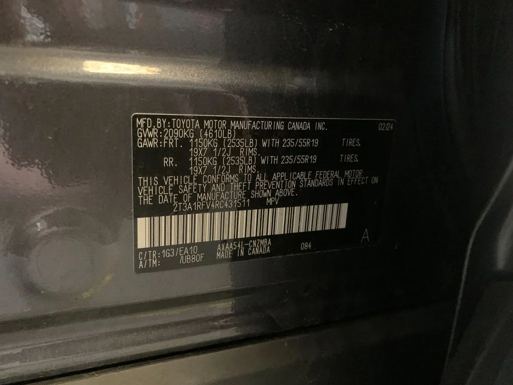 Used 2024 Gray Toyota XLE Premium image 35