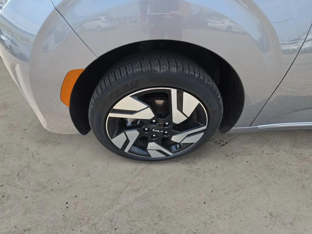 Used 2024 Gray Kia GT-Line image 9