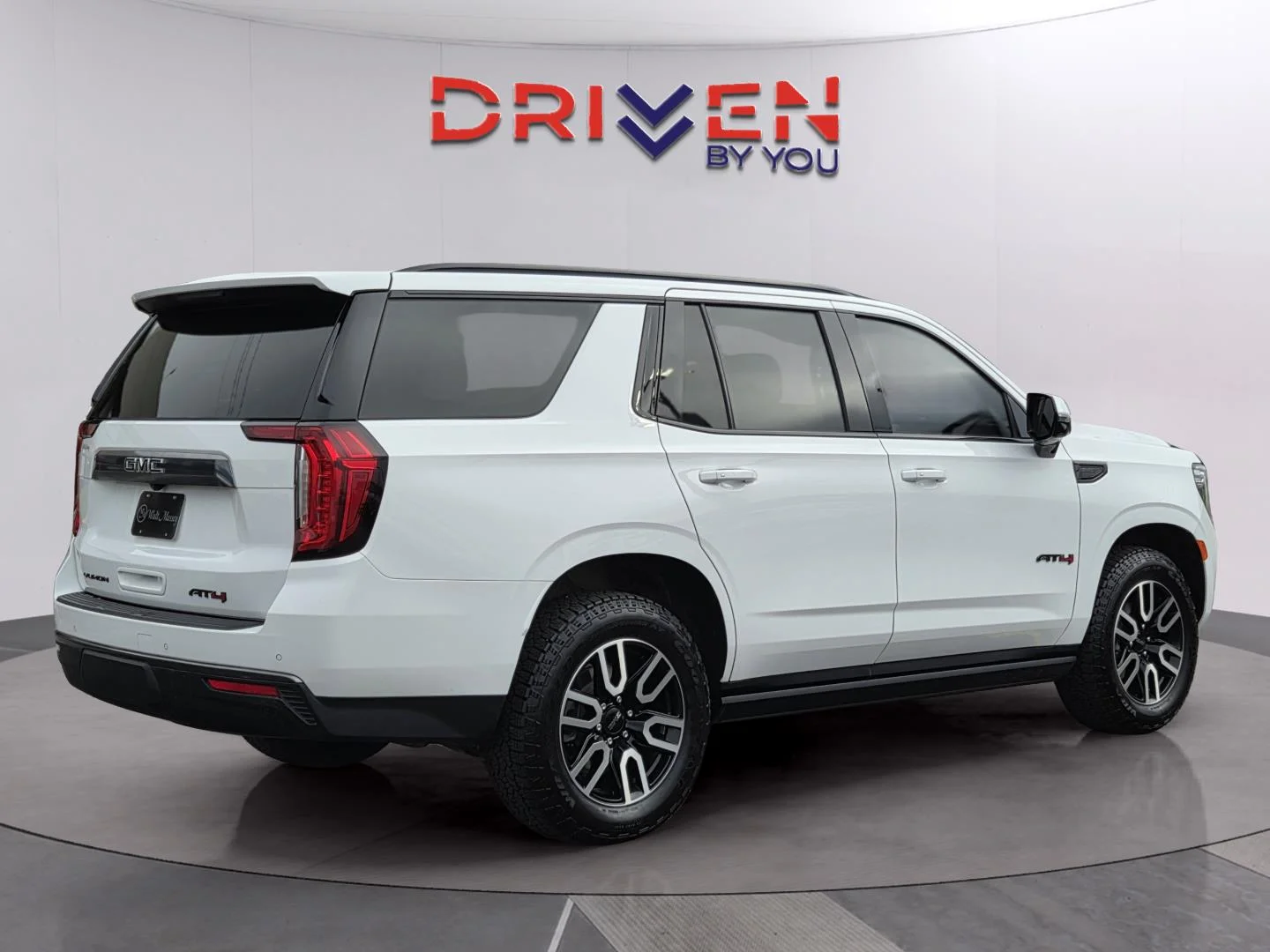 Used 2023 Summit White GMC AT4 image 4