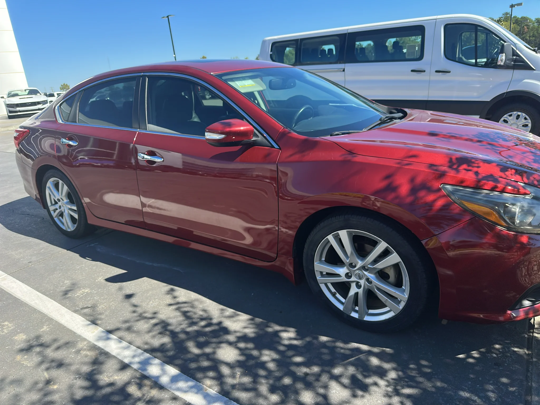 Used 2017 Cayenne Red Nissan 2.5 SL image 3