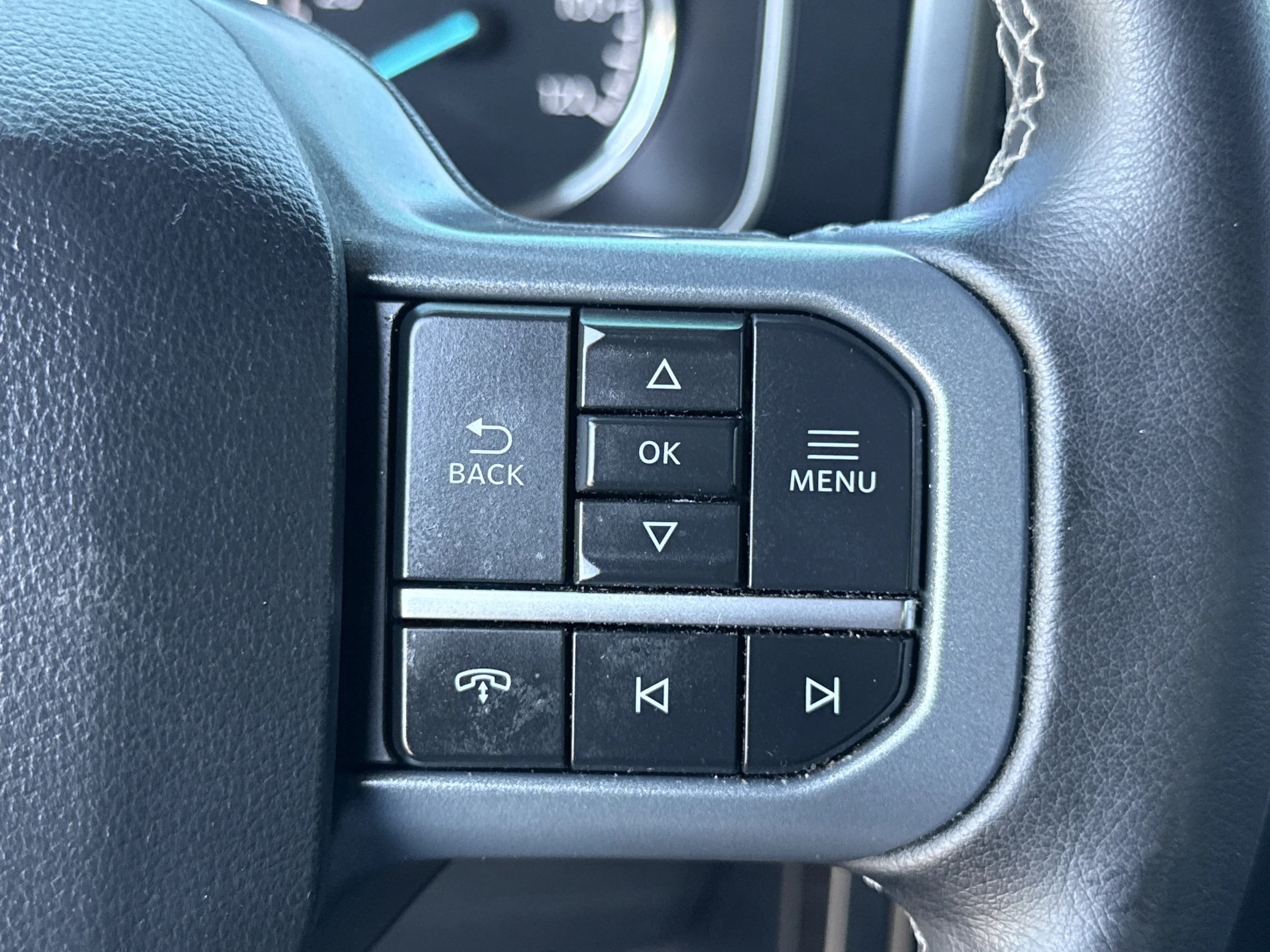 Used 2023 Avalanche Gray Ford XLT image 41