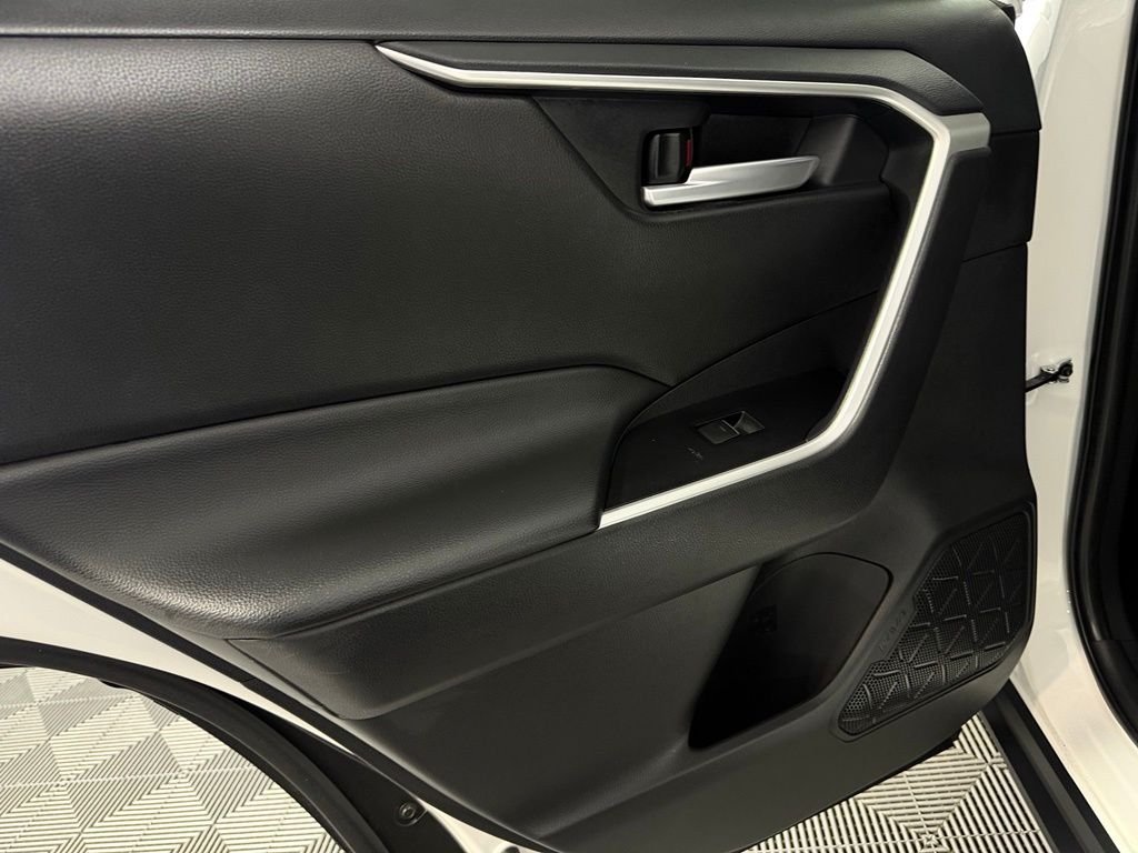 Used 2025 Ice Toyota XLE image 25
