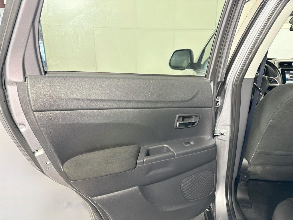 Used 2026 Alloy Silver Metallic Mitsubishi ES image 21