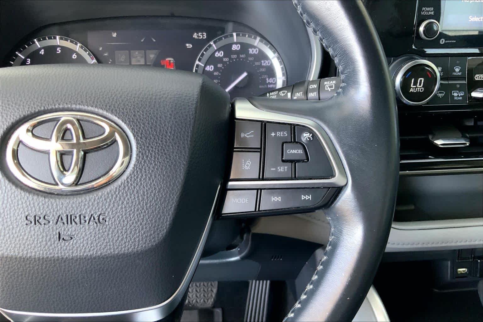 Used 2021 Blizzard Pearl Toyota XLE image 24