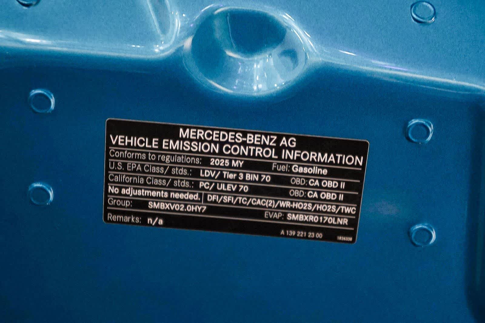 Used 2025 MANUFAKTUR Hyper Blue Metallic Mercedes-Benz AMG® SL 43 image 29