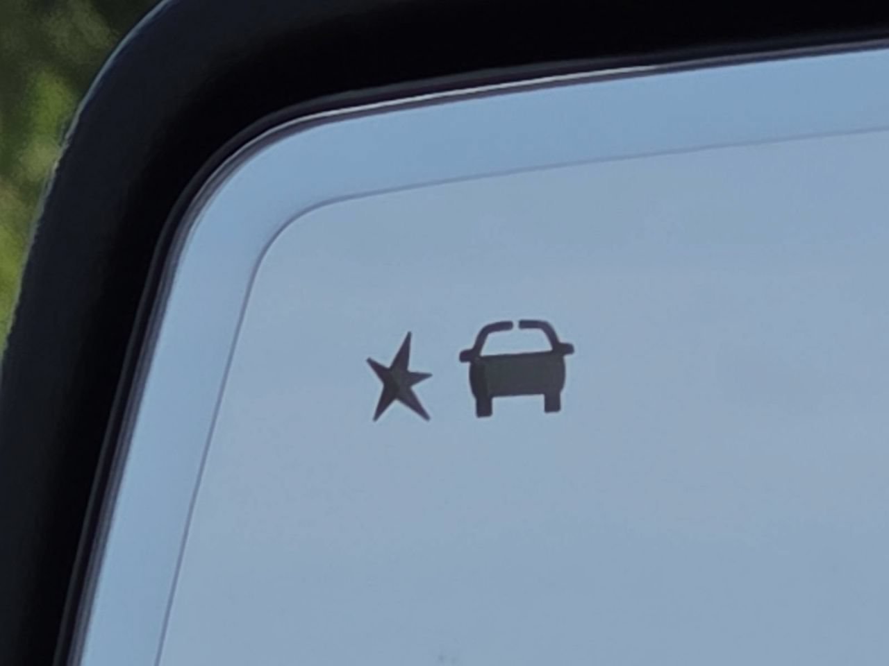 Used 2025 Summit White GMC AT4 image 12