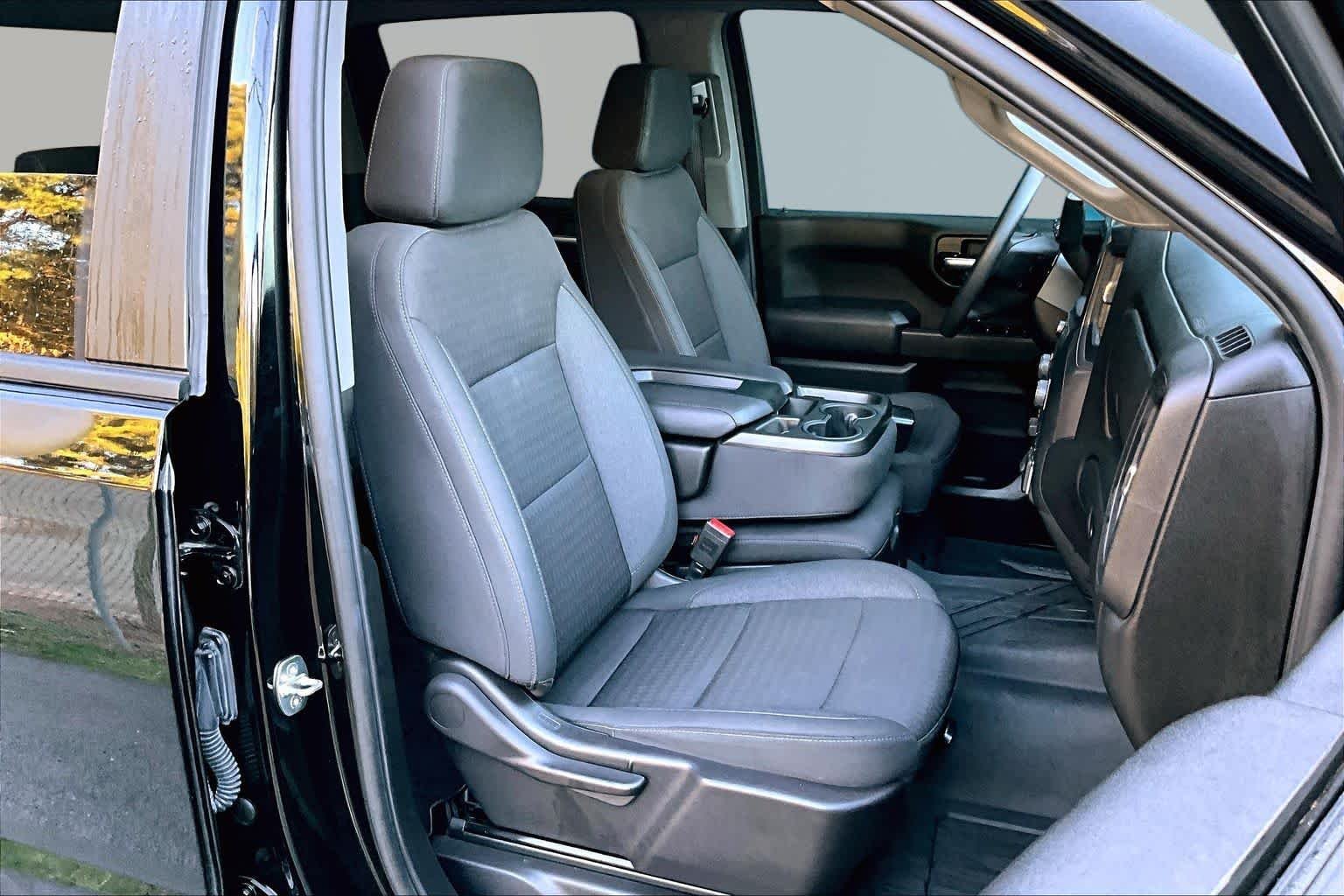 Used 2023 Black Chevrolet Custom image 9