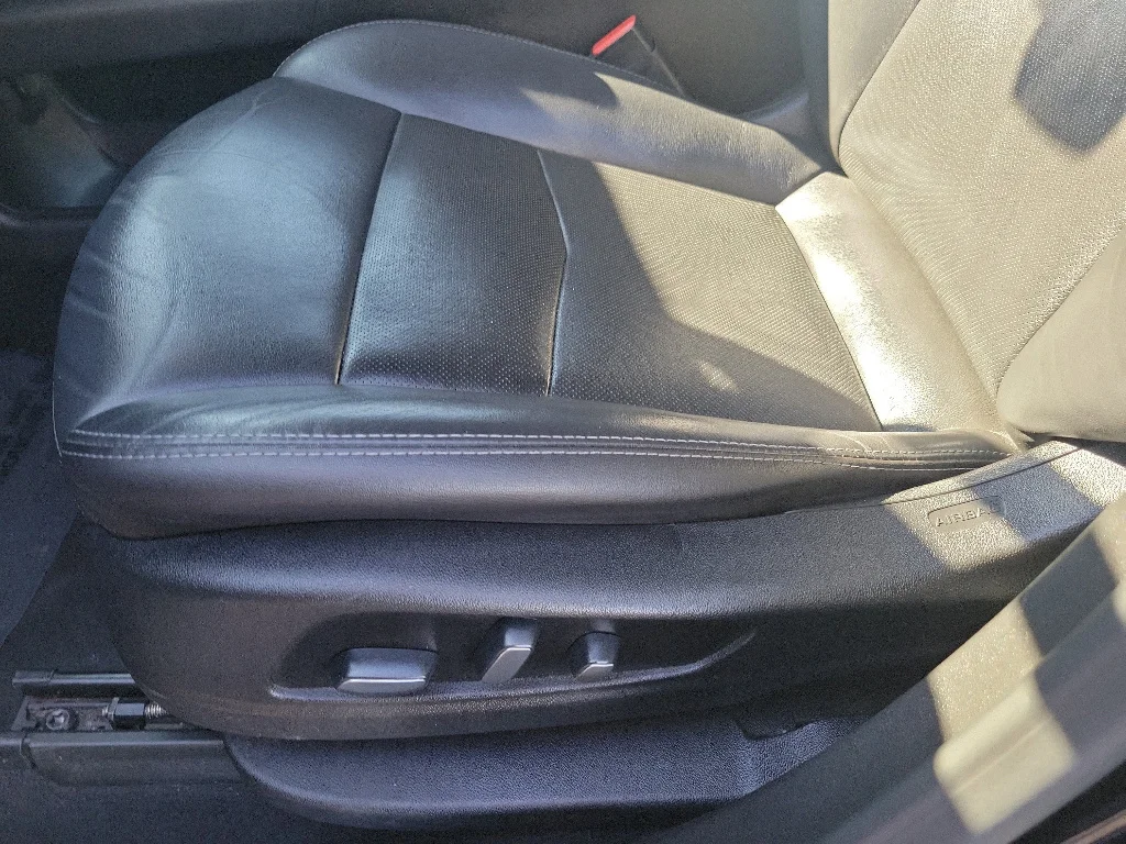 Used 2020 Stellar Black Metallic Cadillac Sport image 15