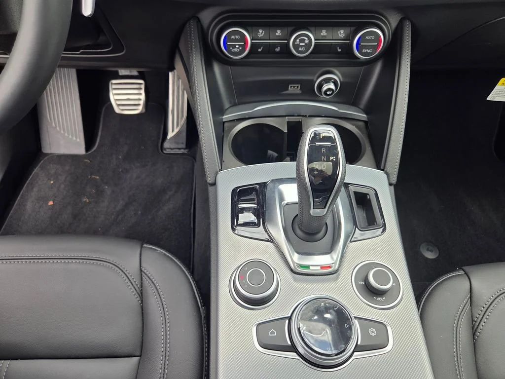 New 2025 Moonlight Gray Metallic Alfa Romeo Base image 12