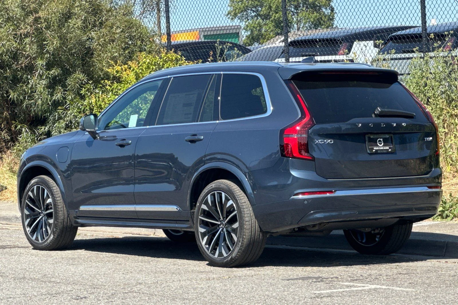 New 2026 Denim Blue Volvo T8 Plus 7-Seater image 6
