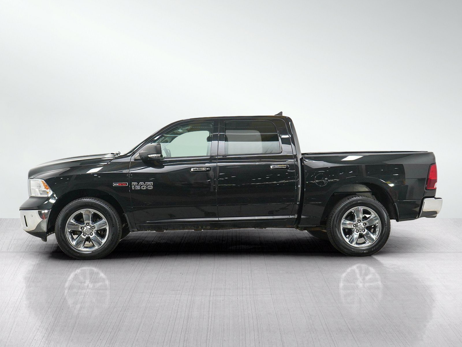 Used 2016 Brilliant Black Crystal Pearlcoat Ram Big Horn image 2