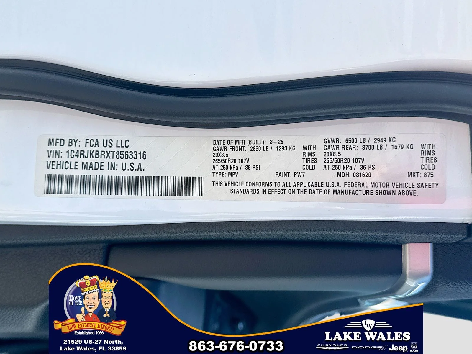New 2026 Bright White Clear-Coat Exterior Paint Jeep Limited image 32