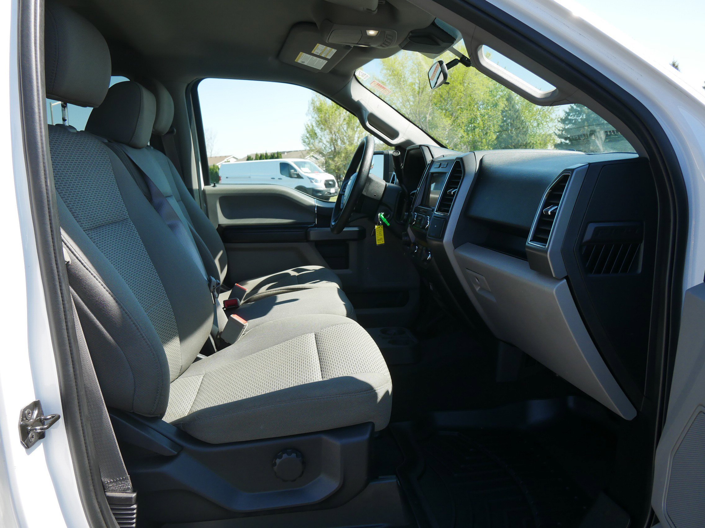 Used 2019 White Ford XLTV8 image 14