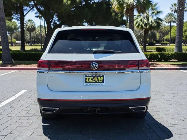 Used 2024  Volkswagen 2.0T SE w/Technology image 6