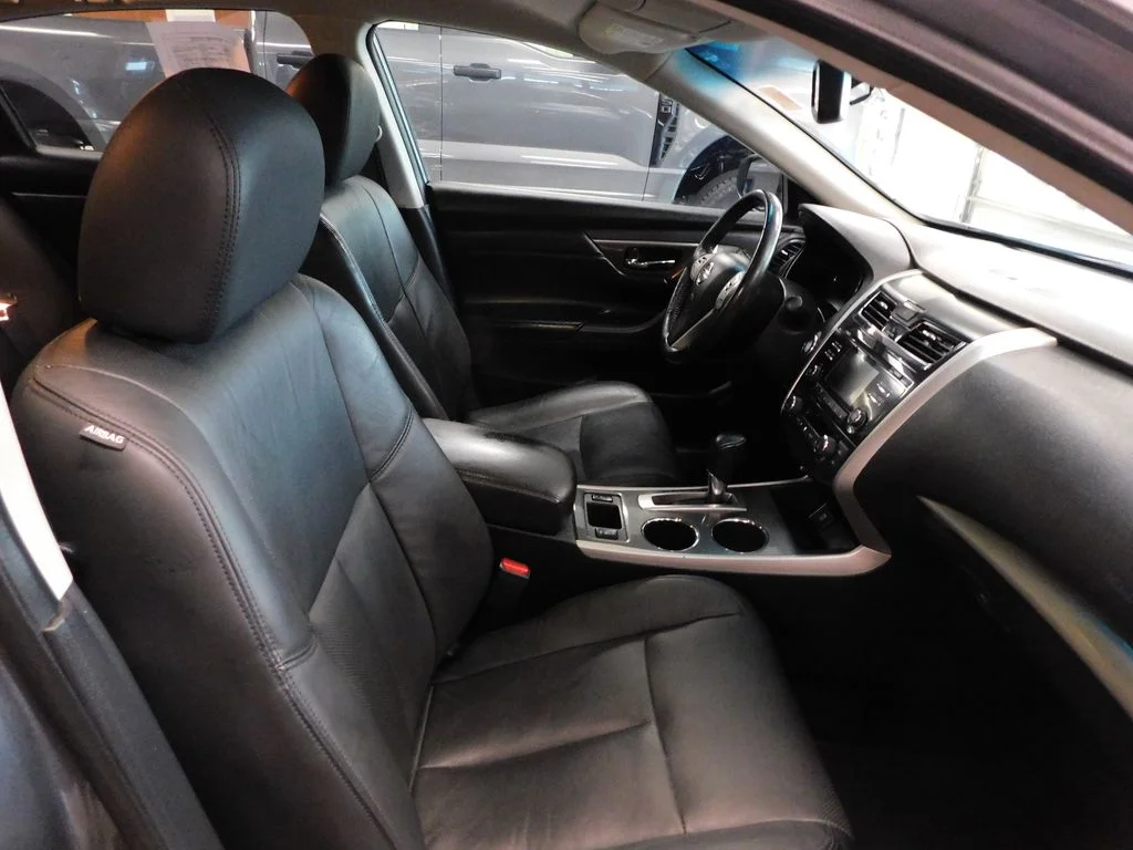 Used 2015 Gun Metallic Nissan 2.5 SL image 39