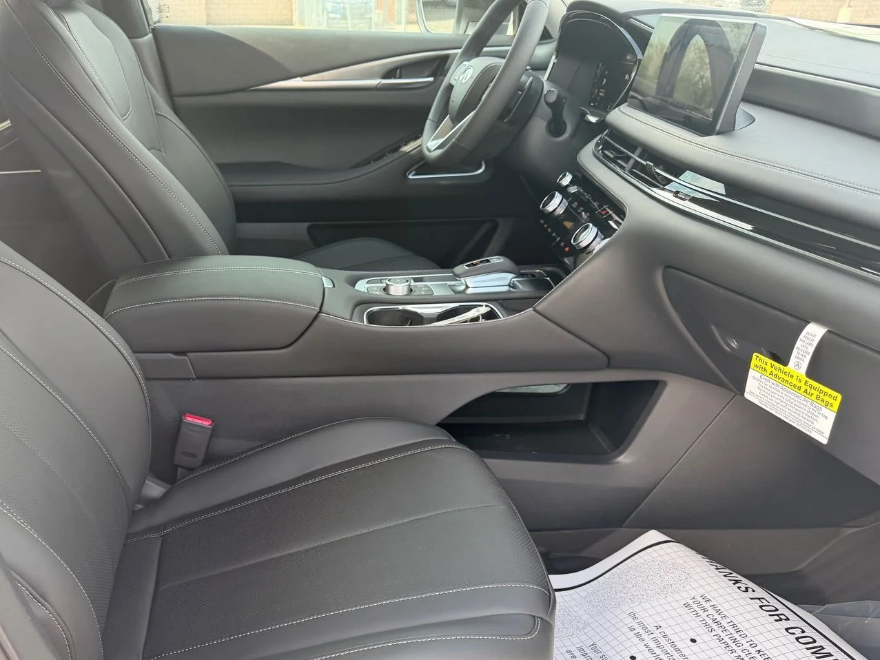 New 2027 RADIANT WHITE INFINITI Luxe FWD image 12