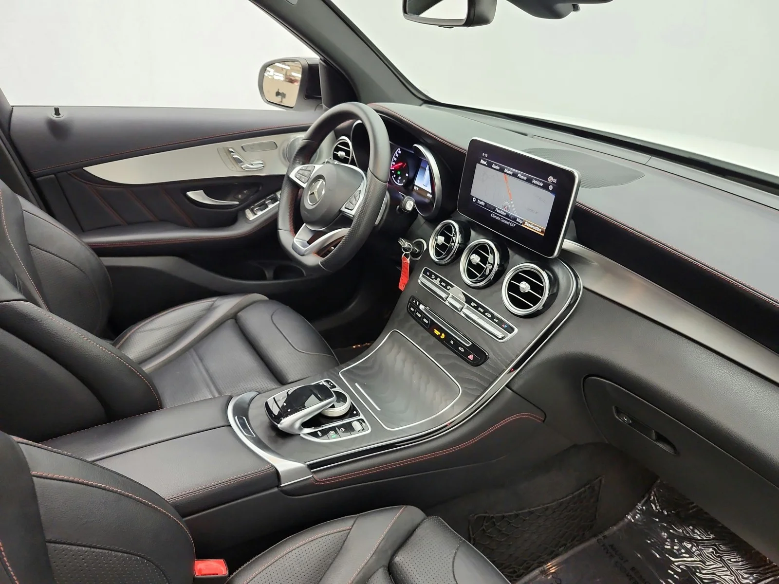 Used 2018 Polar White Mercedes-Benz AMG® GLC 43 4MATIC SUV image 18