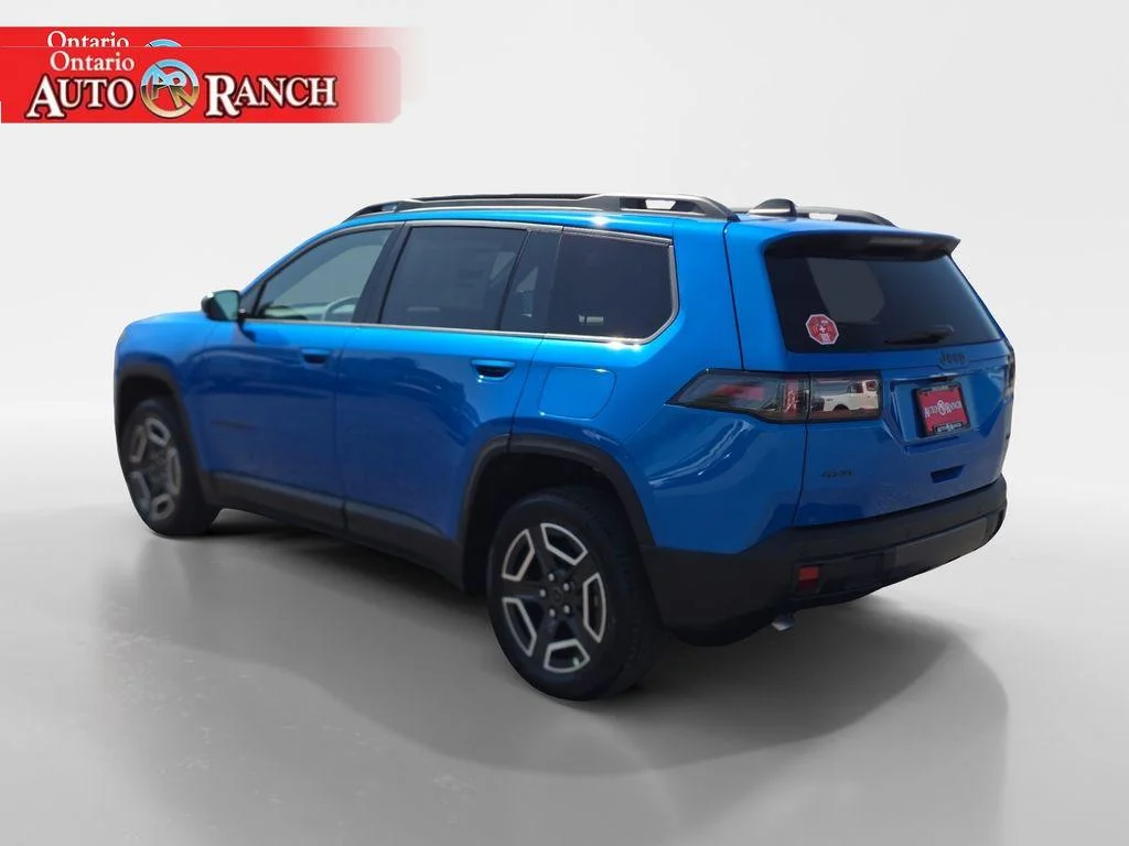 New 2026 Hydro Blue Pearl-Coat Exterior Paint Jeep Limited image 3