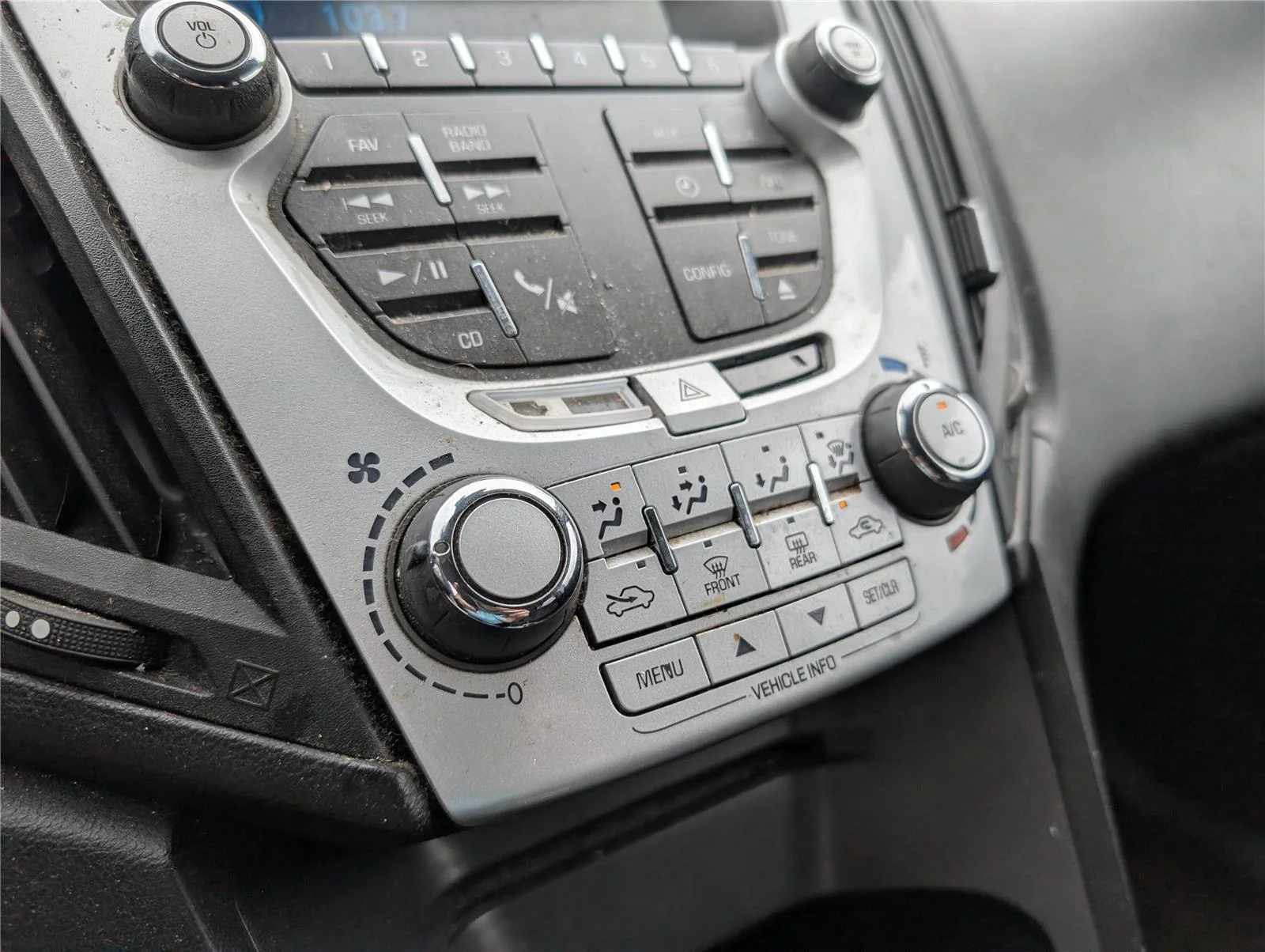 Used 2015 SILVER TOPAZ METALLIC Chevrolet LS image 17