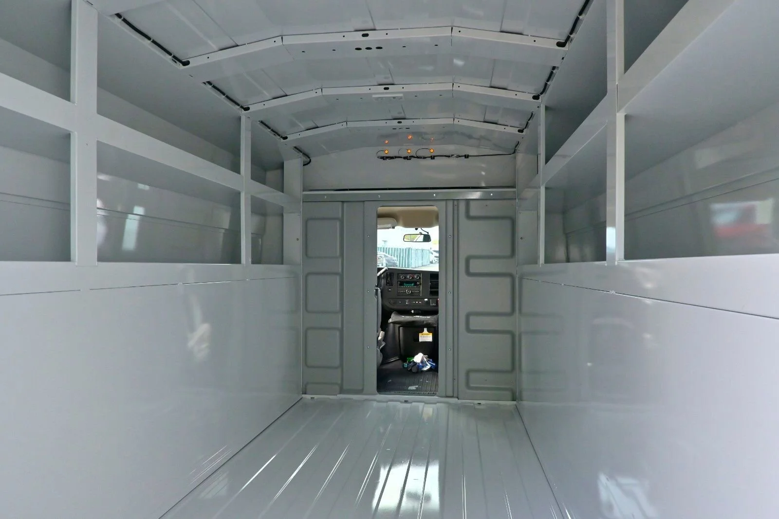 New 2025 Summit White GMC 1WT image 14