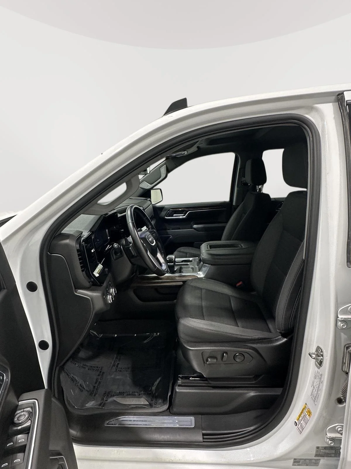 Used 2022 Summit White GMC Elevation image 20