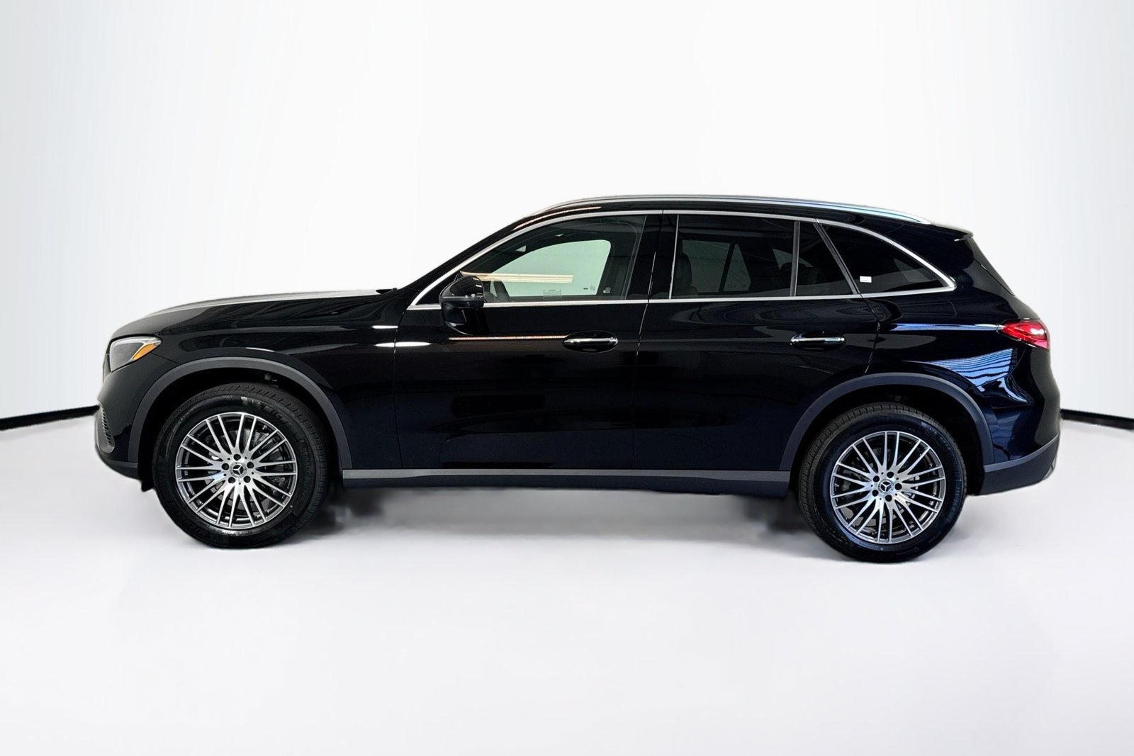 New 2026 Black Mercedes-Benz GLC 300 image 8