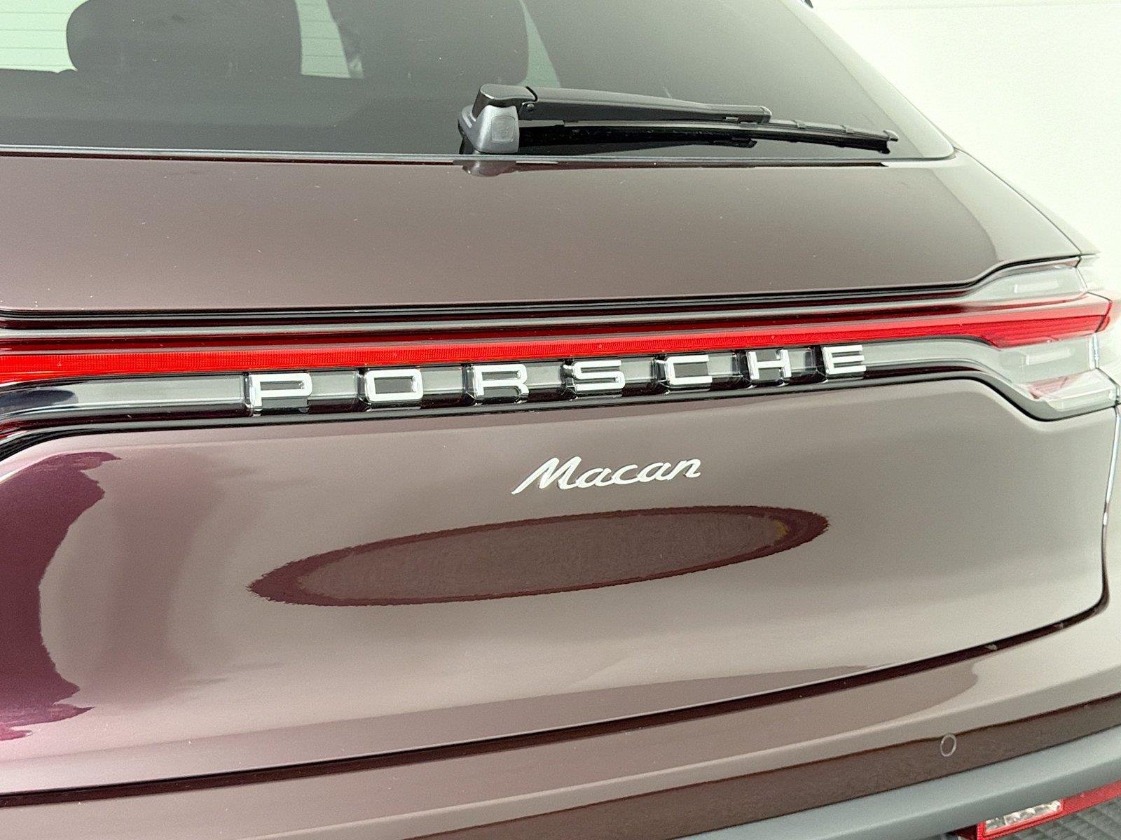 2026 Porsche Macan T - Photo 17