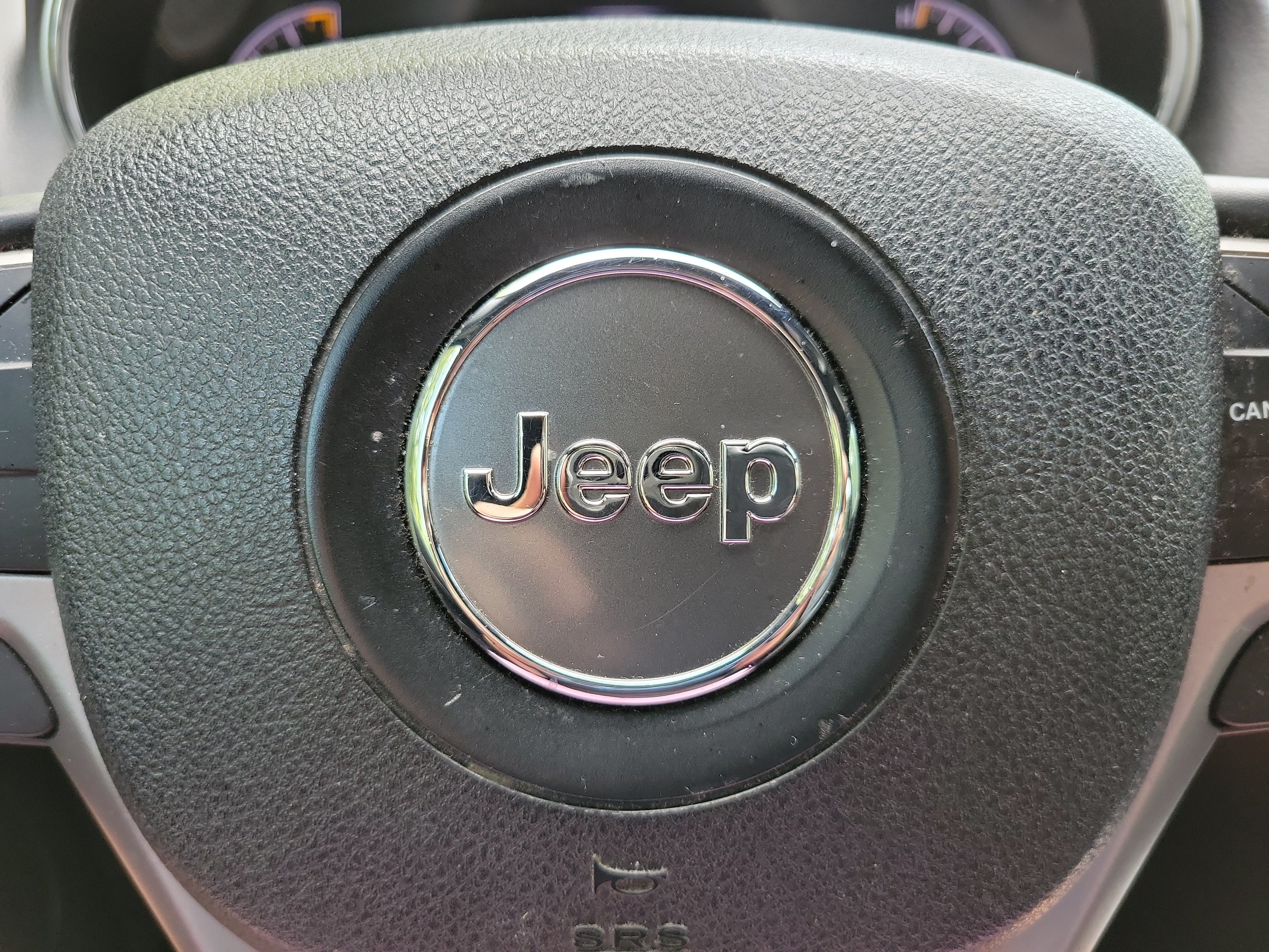 Used 2018 Bright White Clearcoat Jeep Limited image 25
