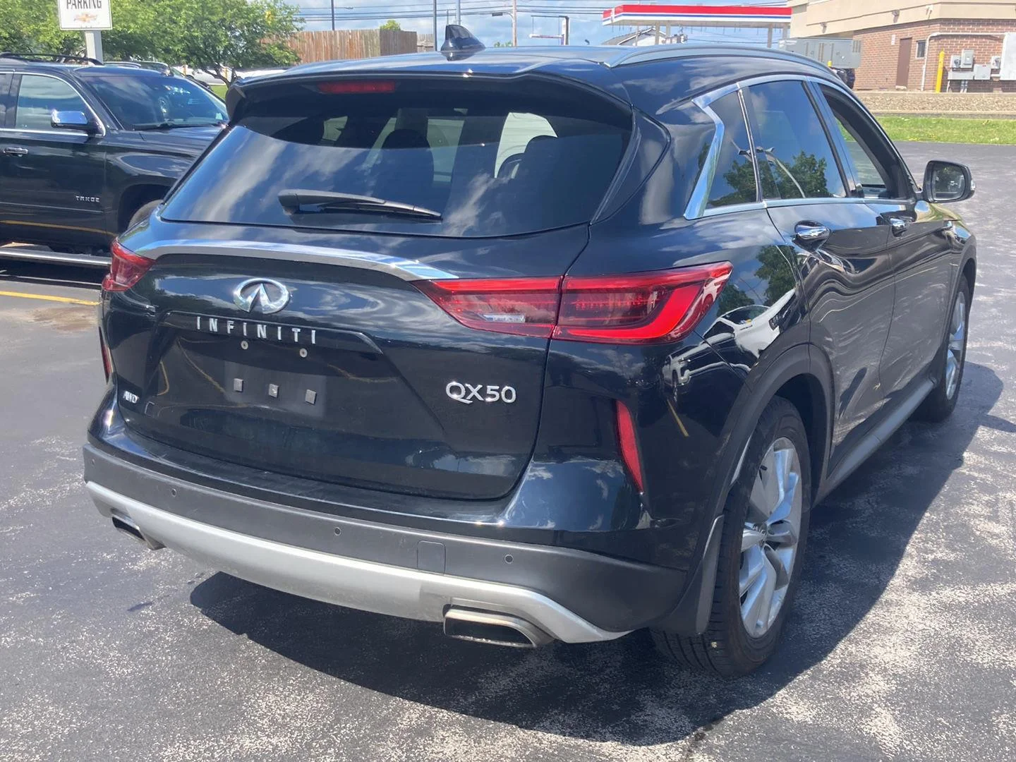 Used 2020 Black Obsidian INFINITI LUXE image 7