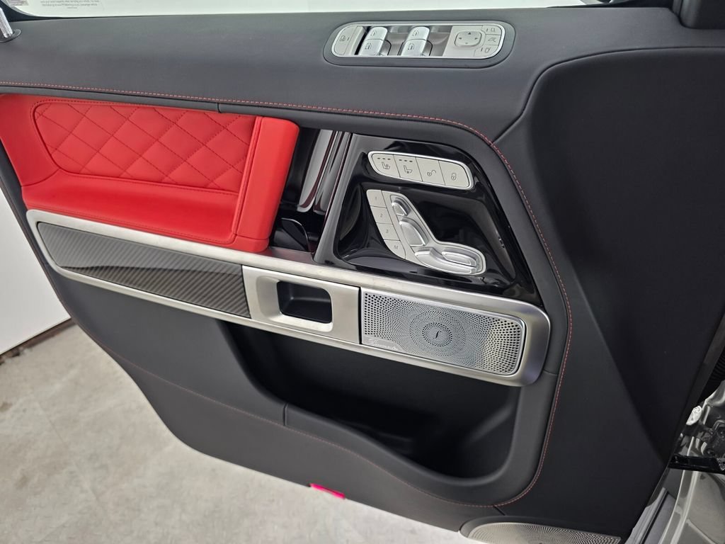 New 2027 MANUFAKTUR Arabian Grey Non- Metallic Mercedes-Benz AMG® G 63 SUV image 34