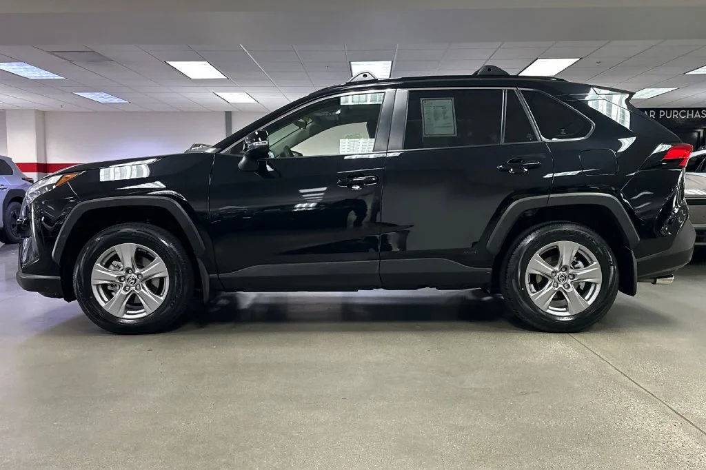 Used 2025 Black Toyota XLE image 7