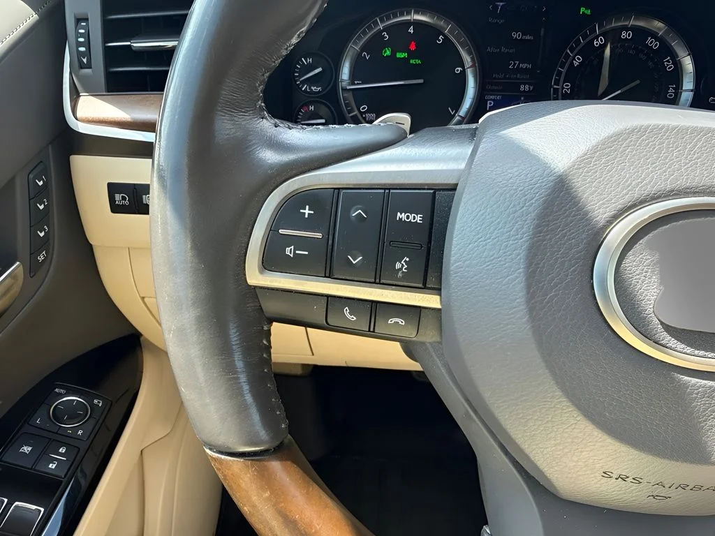 Used 2017 Black Lexus 570 image 17