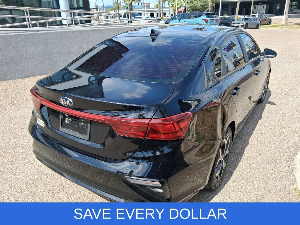 Used 2021 Black Kia LXS image 5