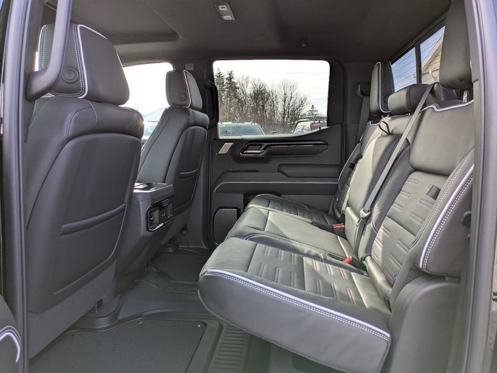 2026 GMC Sierra 1500 AT4X - Photo 8