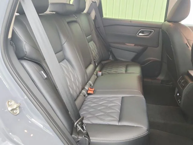 New 2026 Gray Nissan Platinum image 42