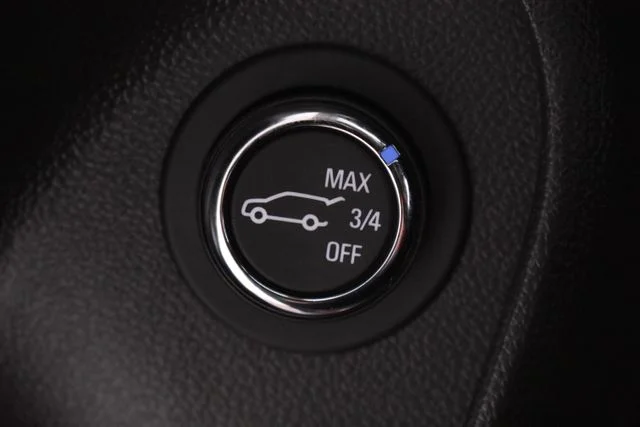 Used 2023  Buick Essence image 37