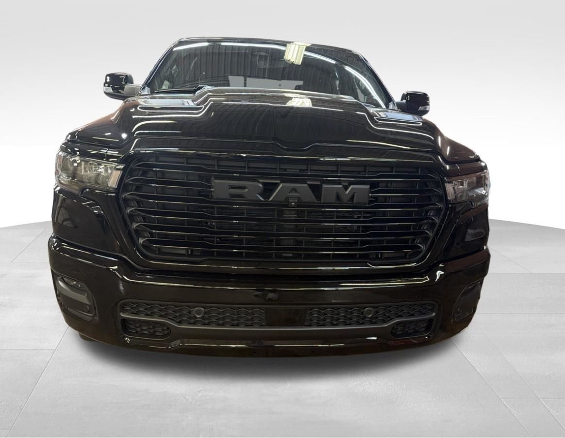 New 2026 Diamond Black Crystal Pearl-Coat Exterior Paint RAM Laramie image 9