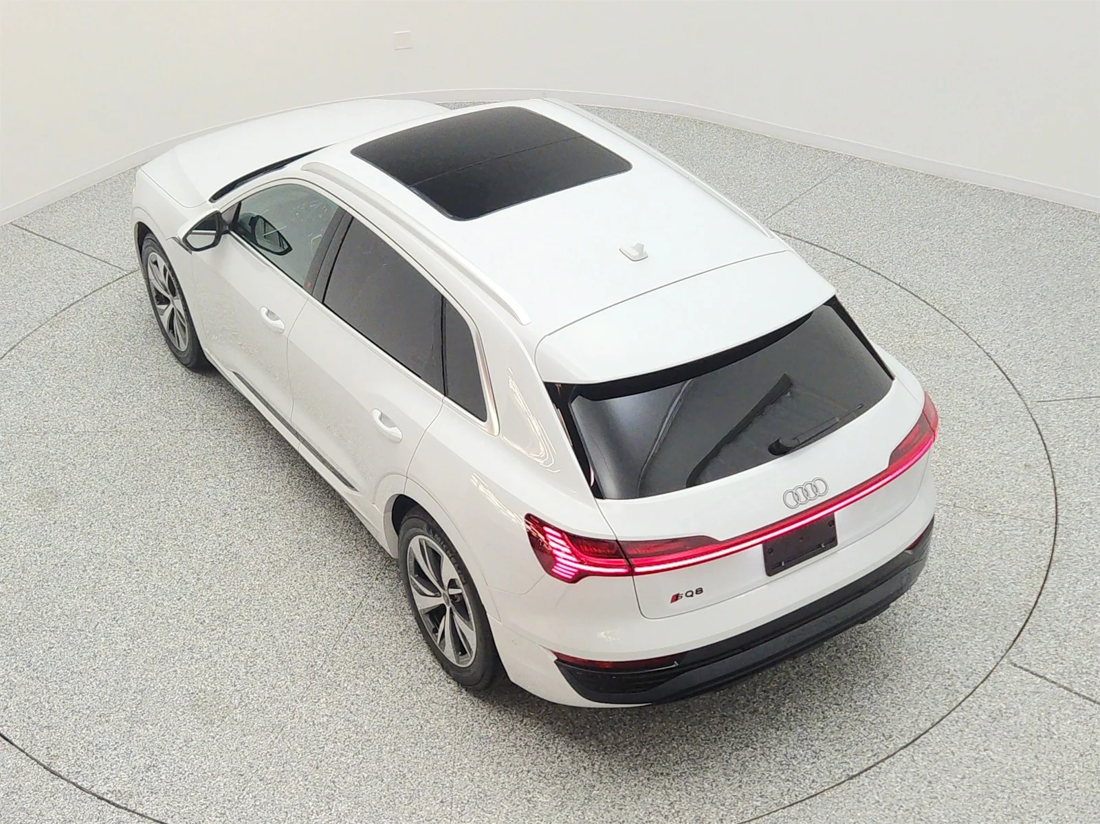 Used 2024 Glacier White Metallic Audi Premium Plus quattro image 28