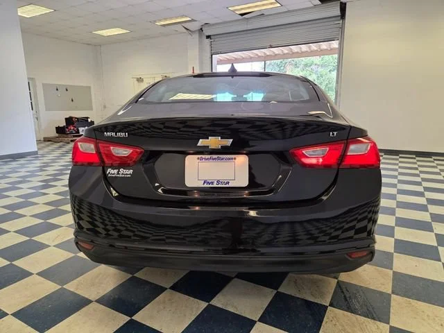 Used 2018 MOSAIC BLACK METALLIC Chevrolet LT image 6