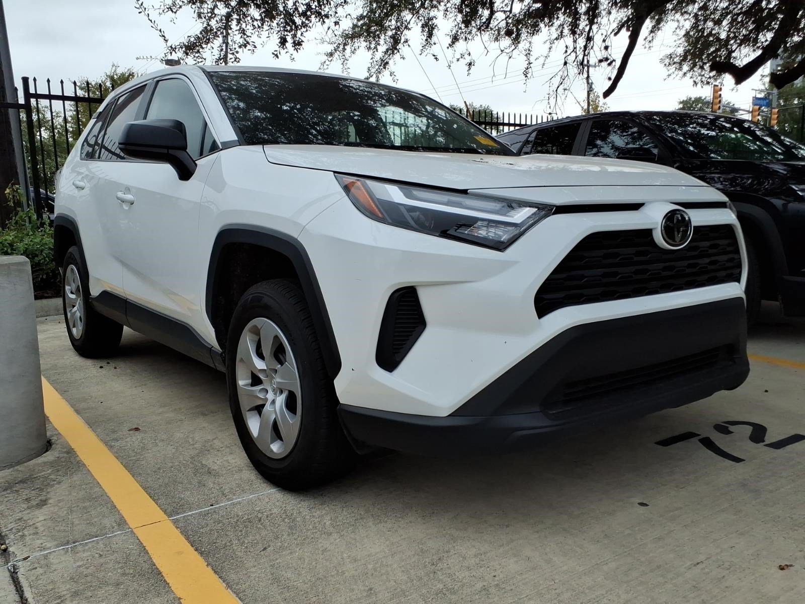 Used 2025 ICE CAP Toyota LE image 3