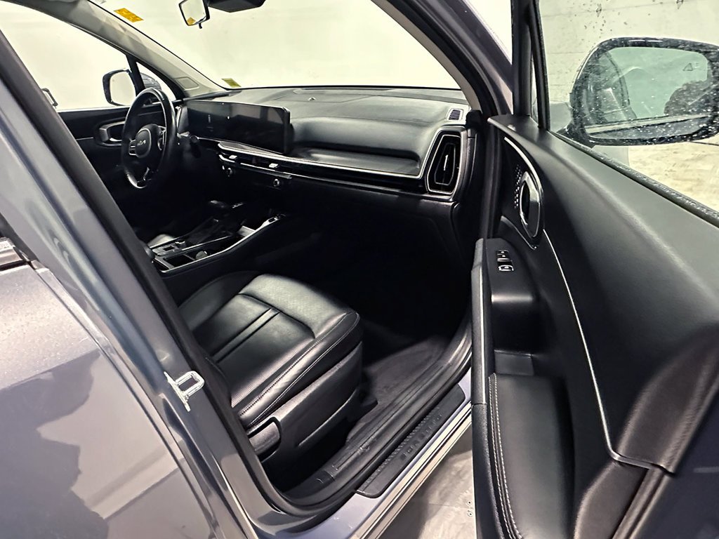 Used 2024 Silver Kia S image 27