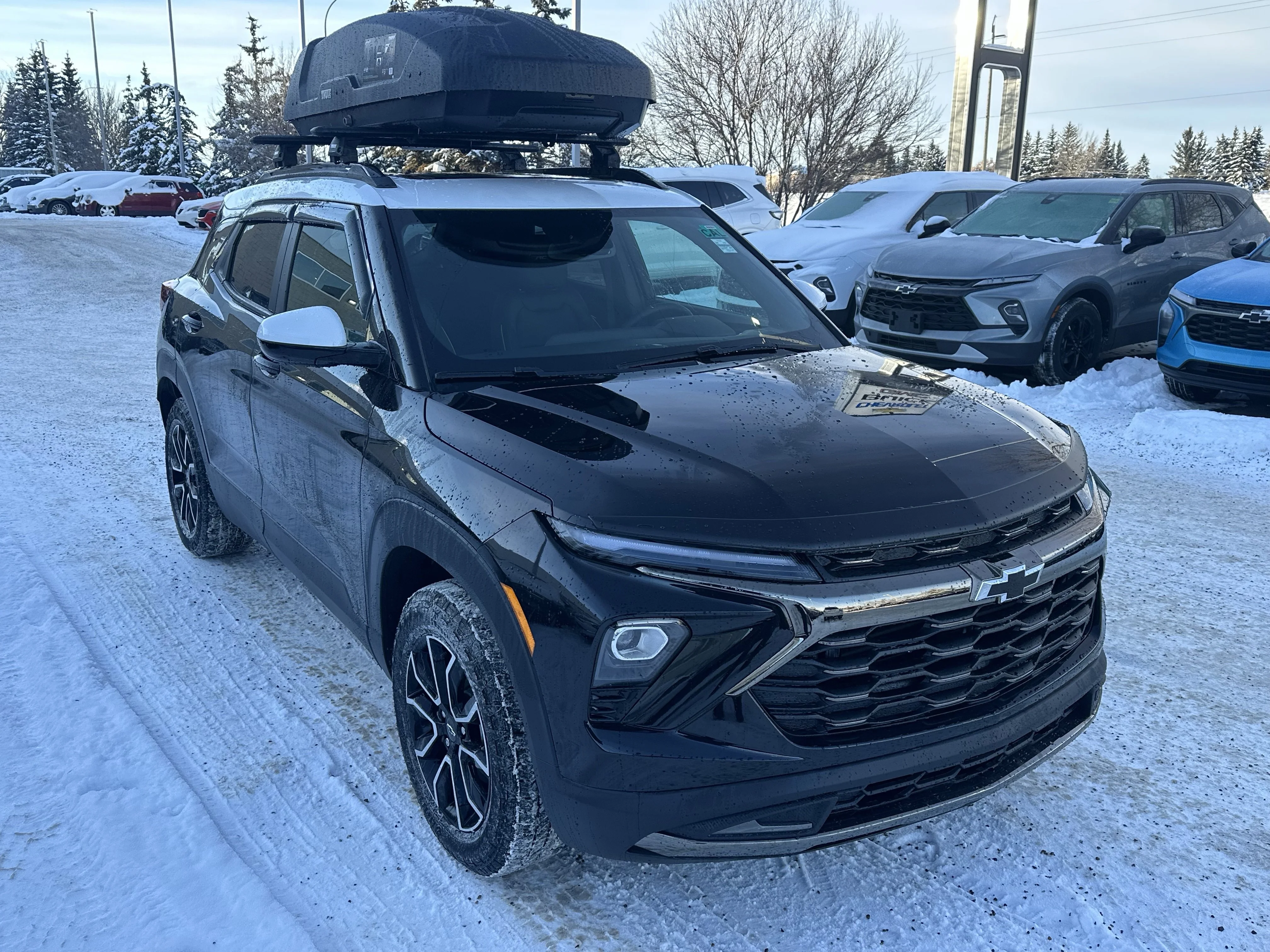 New 2026 Mosaic Black Metallic Chevrolet ACTIV image 7