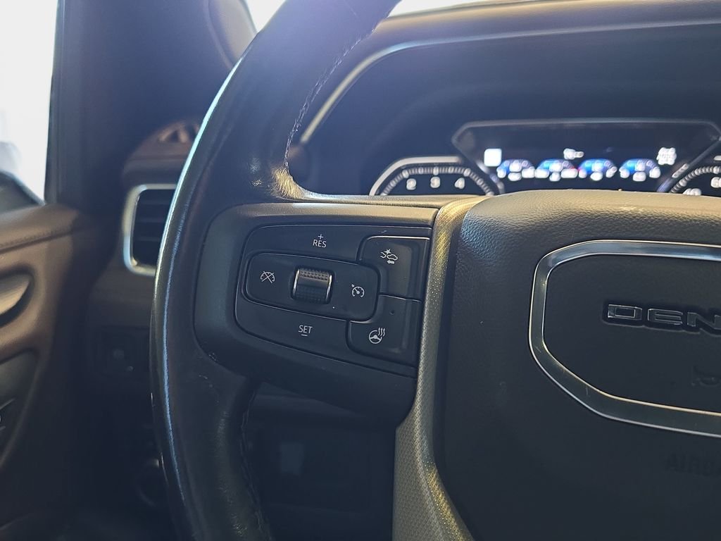 Used 2021 White GMC Denali image 20